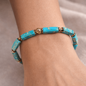 Varisit ve hematit taşlarıyla yapılmış, el yapımı, sade- tasarım bileklik